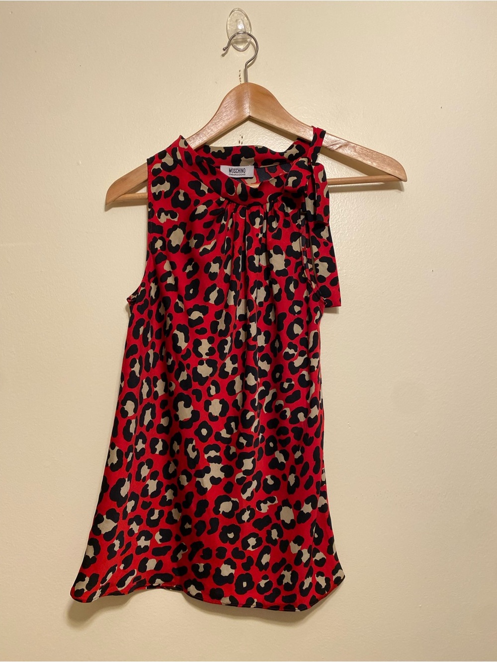 MOSCHINO Sleeveless Red Leopard Print Bow-Neck Top. Size 6